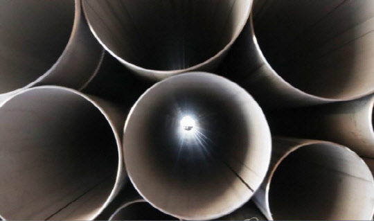 서울의 한 금속가공업체에 쌓인 철강제품. <연합뉴스>